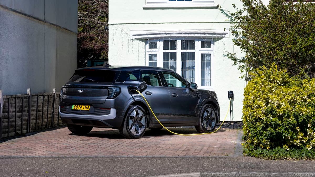 UE reconsidera: Proibição de carros a combustão em 2035 revogada?