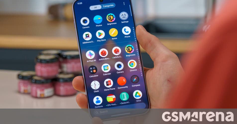 OnePlus 16: Ecrã com 200Hz e câmara de 200MP prometem revolucionar