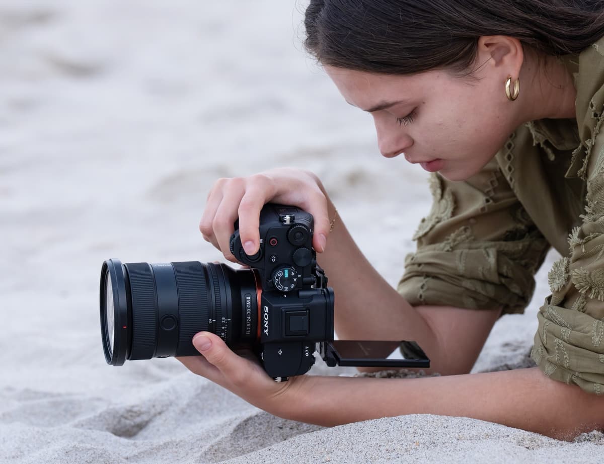 Sony A7 V: Lentes de terceiros em xeque na nova mirrorless