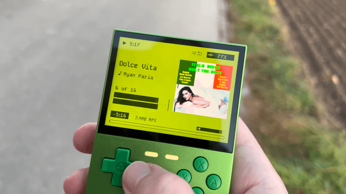 TrimUI Brick Hammer: RockBox eleva a experiência sonora portátil