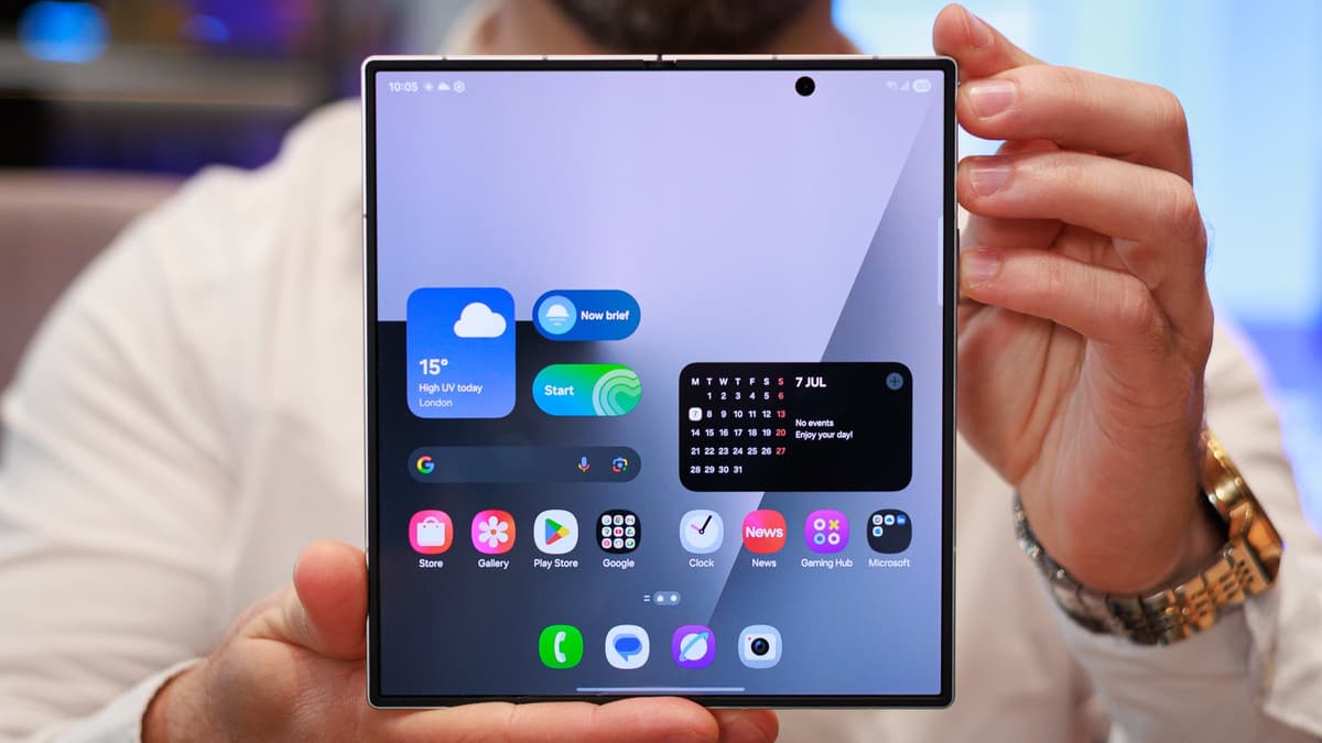 Galaxy Z Fold 7 consolida liderança da Samsung nos dobráveis
