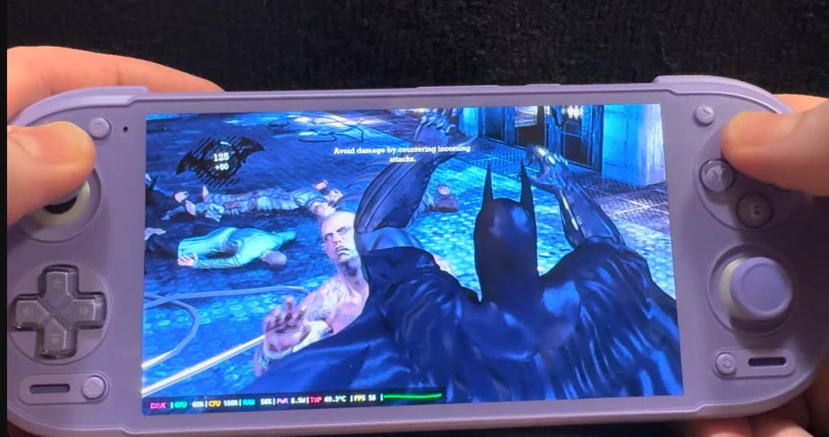 Retroid Pocket 6 Surpreende com Batman: Arkham Asylum a 60fps
